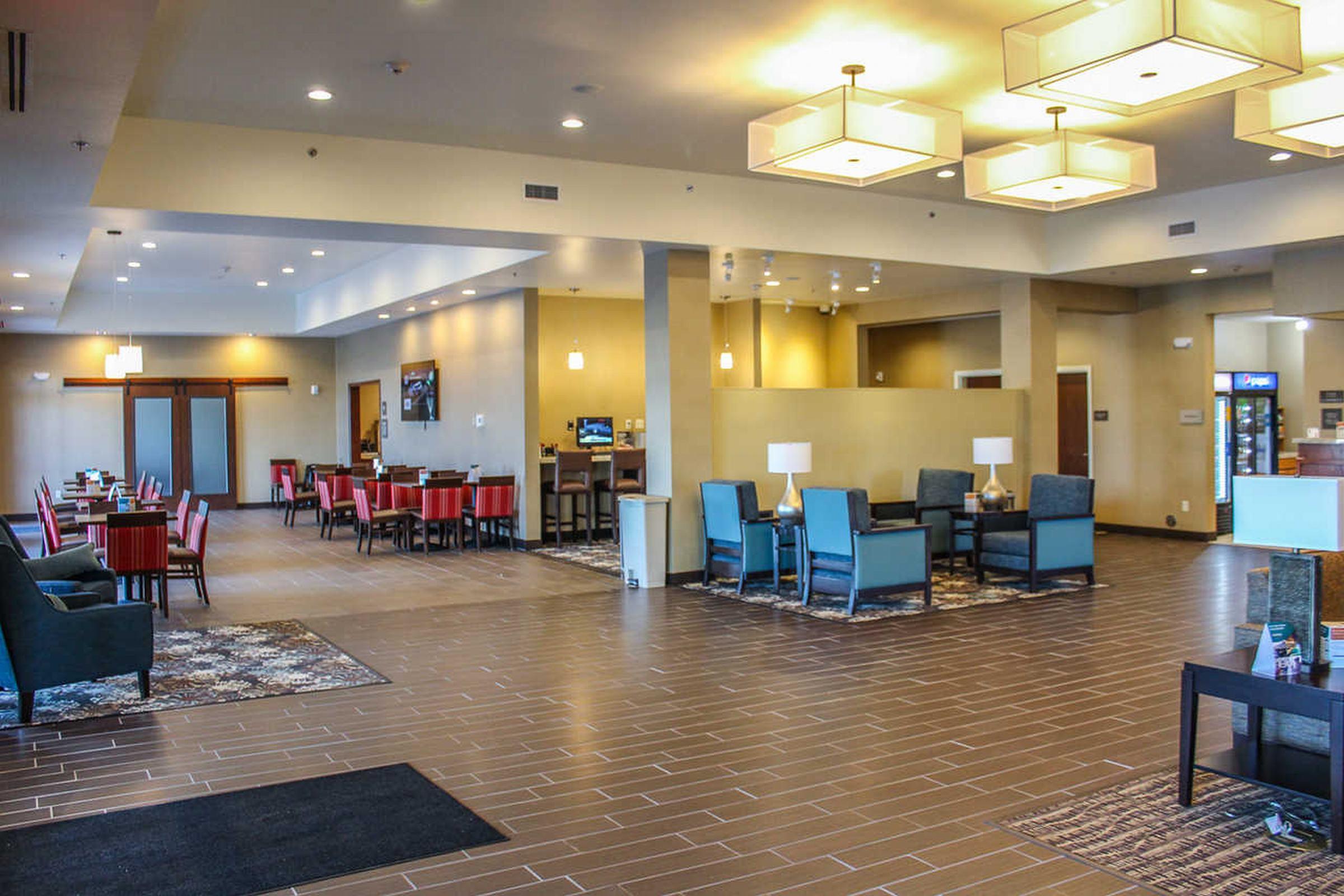 Comfort Suites University Brookings Εξωτερικό φωτογραφία