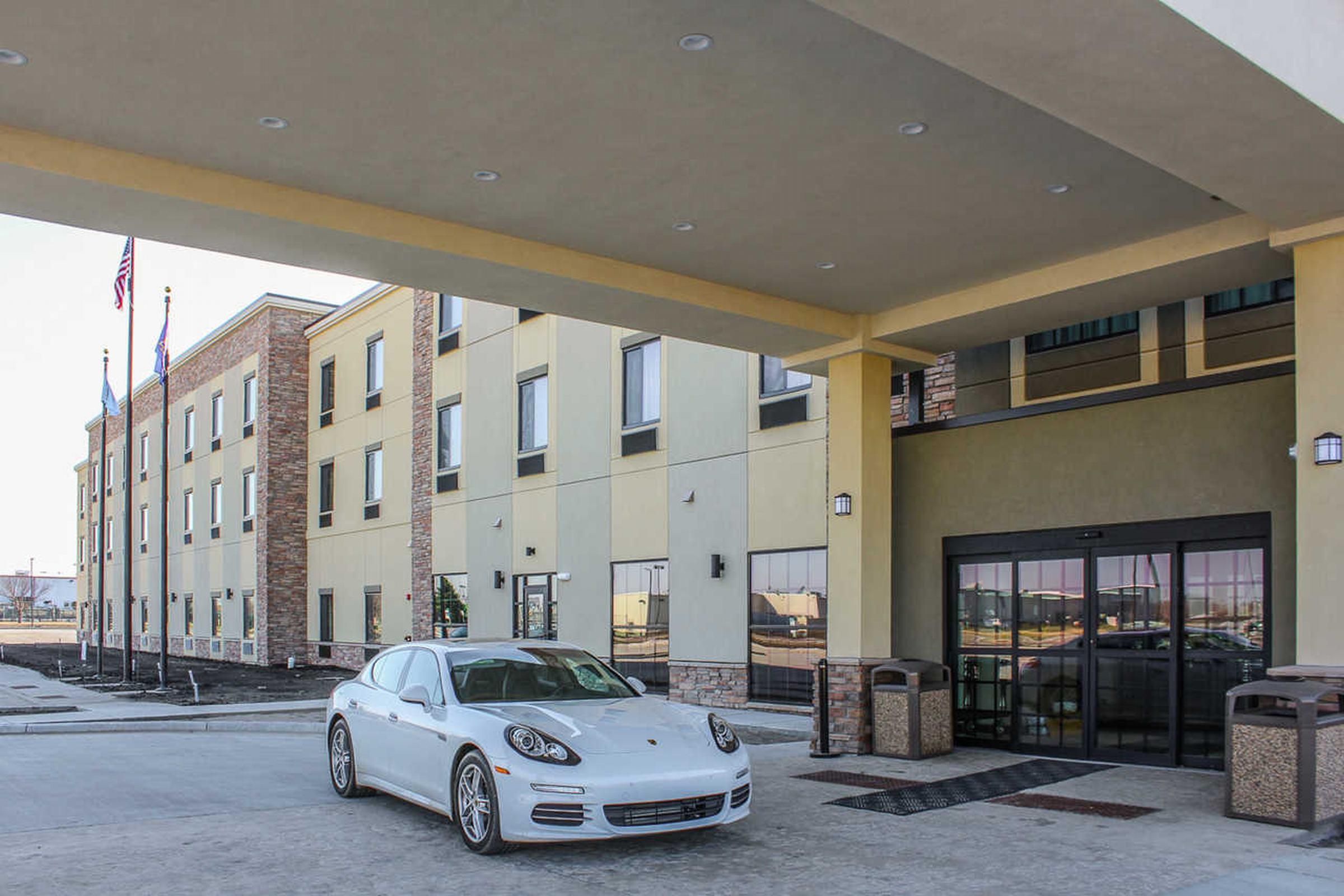 Comfort Suites University Brookings Εξωτερικό φωτογραφία