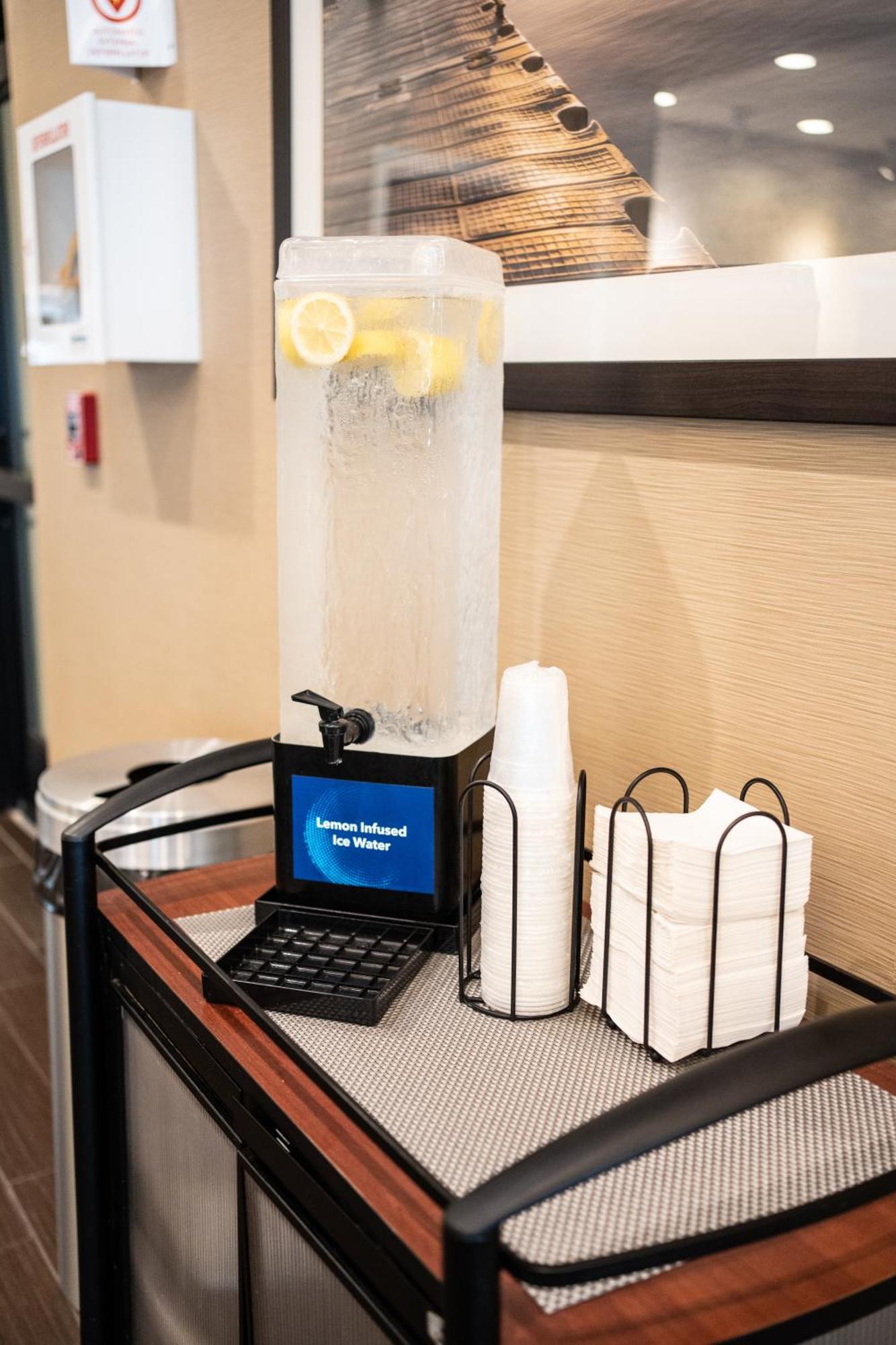 Comfort Suites University Brookings Εξωτερικό φωτογραφία
