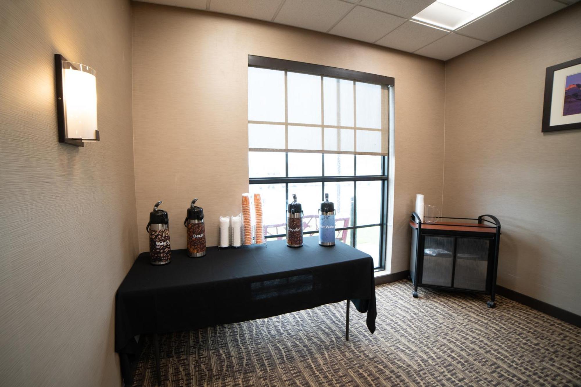 Comfort Suites University Brookings Εξωτερικό φωτογραφία