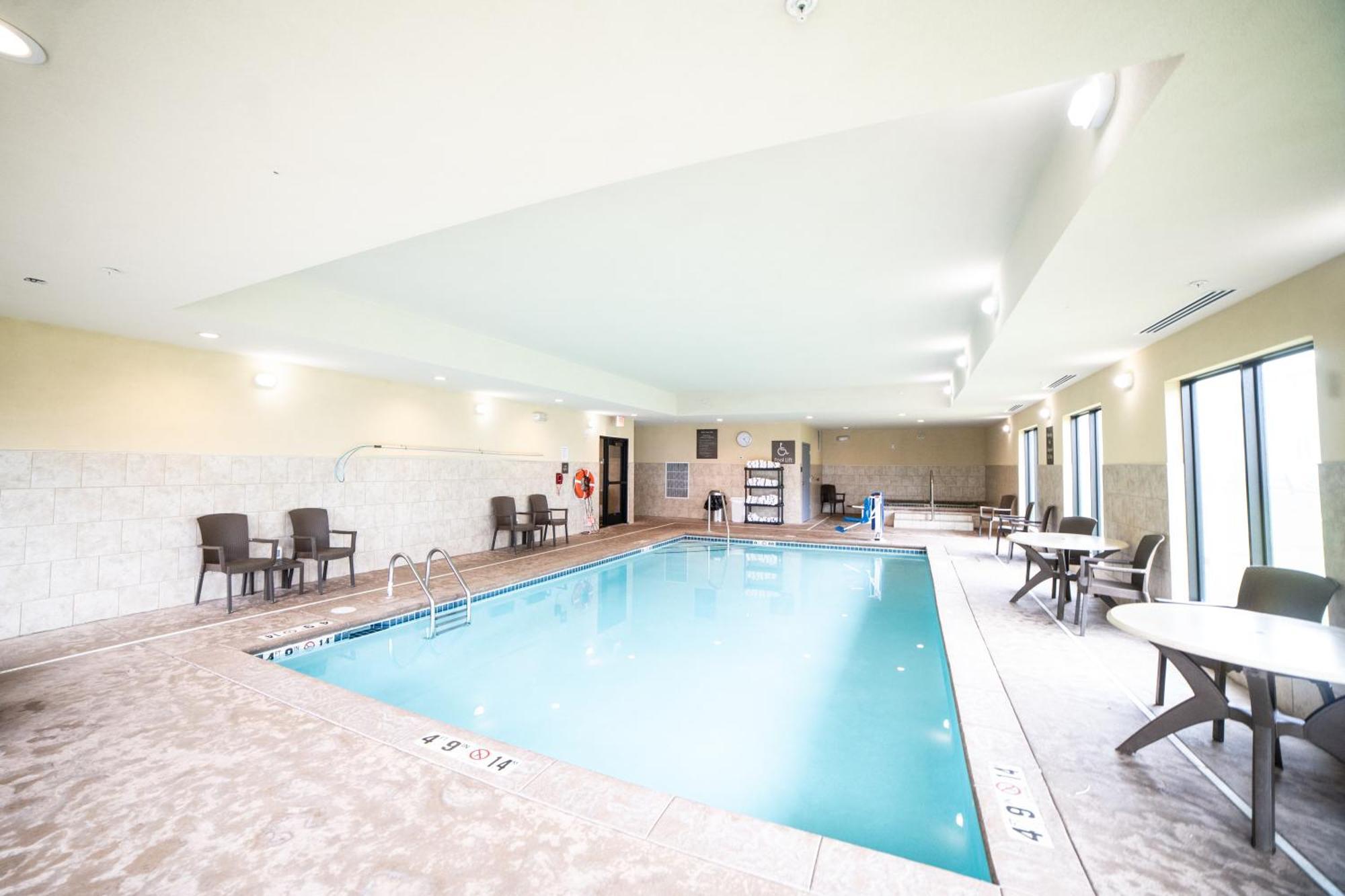 Comfort Suites University Brookings Εξωτερικό φωτογραφία