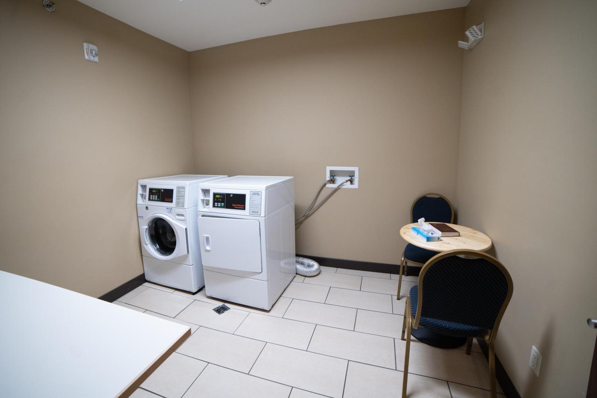 Comfort Suites University Brookings Εξωτερικό φωτογραφία