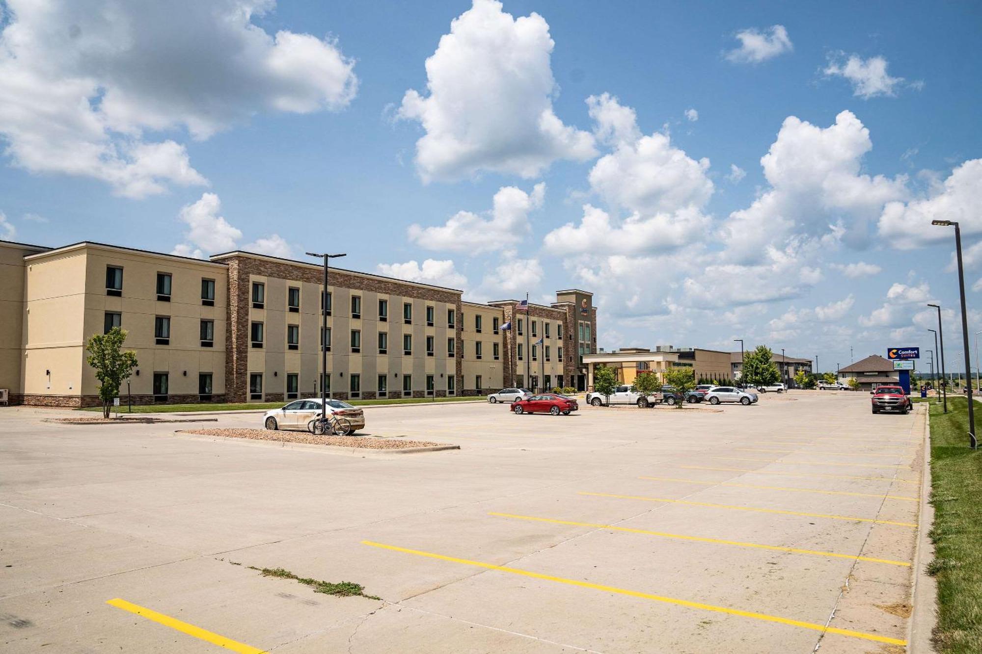Comfort Suites University Brookings Εξωτερικό φωτογραφία