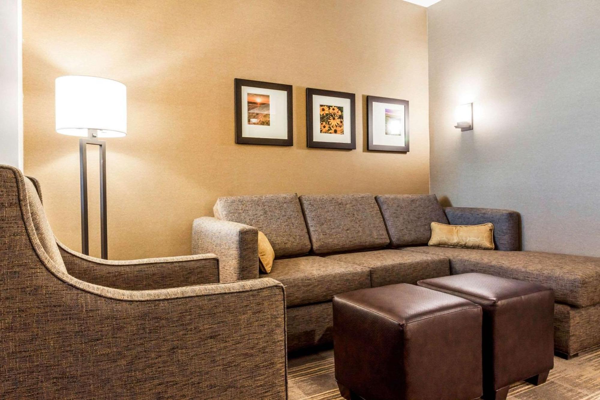Comfort Suites University Brookings Εξωτερικό φωτογραφία