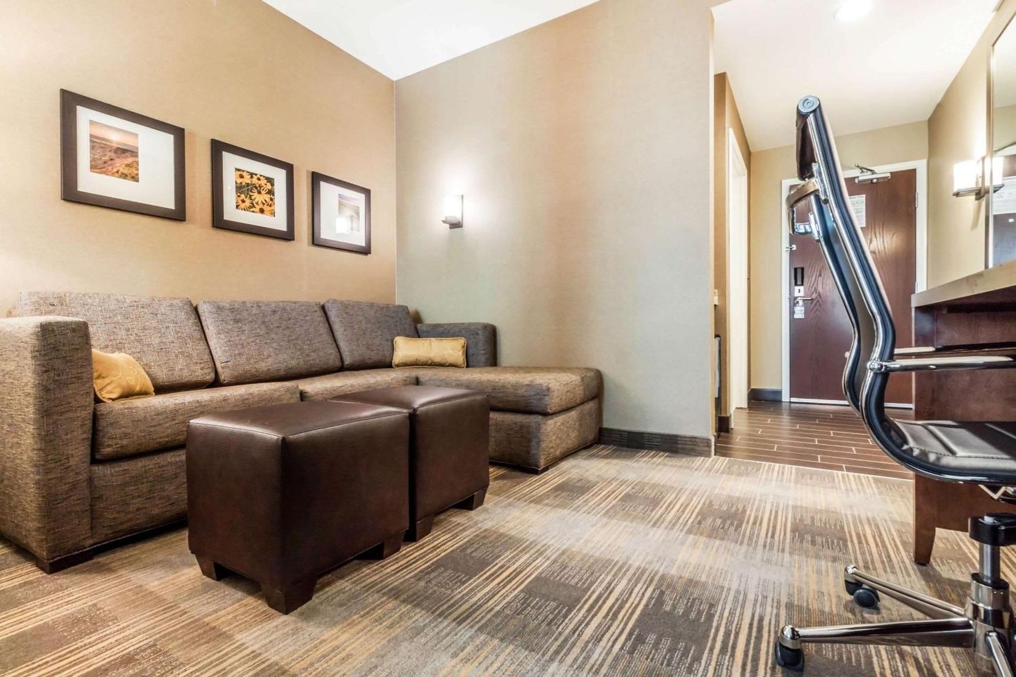 Comfort Suites University Brookings Εξωτερικό φωτογραφία