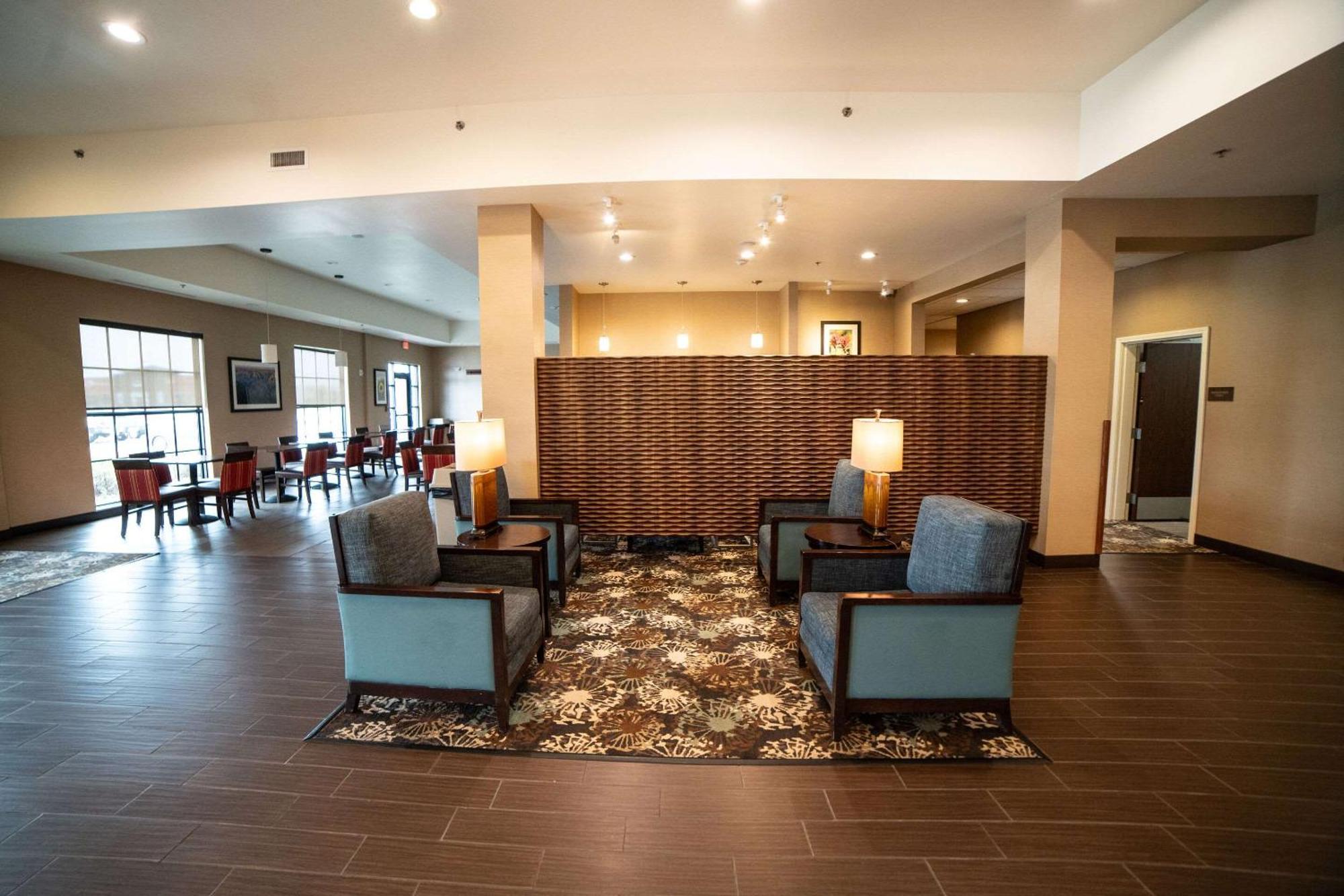 Comfort Suites University Brookings Εξωτερικό φωτογραφία